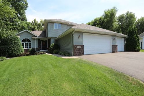 25419 Greenwood Ct, Columbus, MN 55092