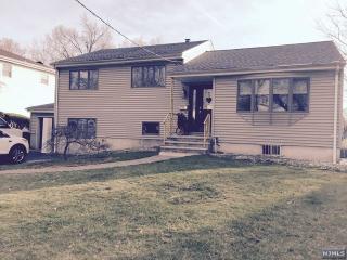 222 Morningside Rd, Paramus NJ  07652-1633 exterior