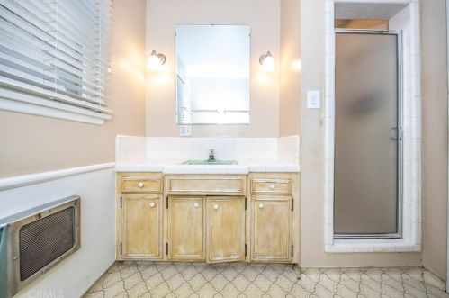 1704 Edna Dr, Santa Ana CA 92706-2424 exterior