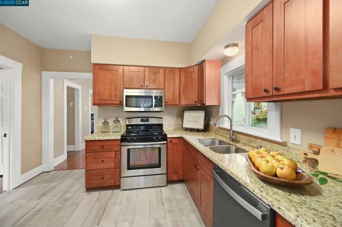 1311 Castro St, Pacheco, CA 94553-2326