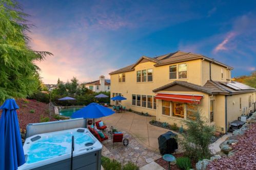 2017 Medici Way, Folsom CA  95762-4154 exterior