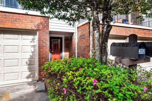 302 Brandywine Cir, Atlanta GA  30350-2002 exterior