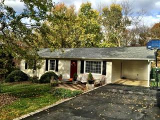 109 Meadowstone Dr, Unicoi, TN 37692-6623