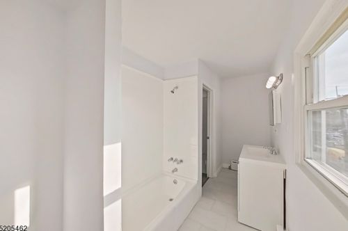 76 Passaic Ave, Paterson NJ  07506-1406 exterior