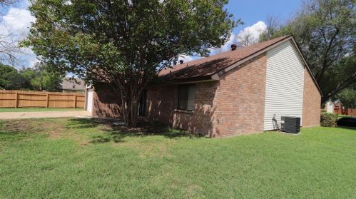 441 Rainier St, Cedar Hill TX 75104-2868 exterior