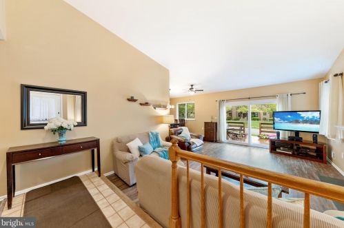 51 Cliveden Ct, Trenton NJ  08648-1400 exterior