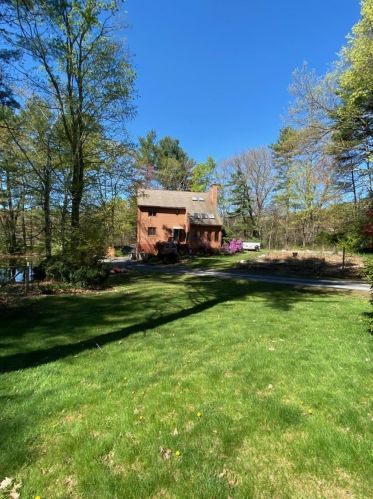 7 Charmarand Row, Londonderry, NH 03053-3342