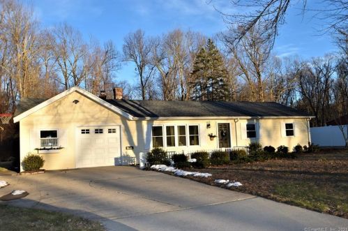 22 Stevens Ln, Glastonbury, CT 06033-2956