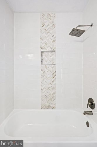 7391 Stream Way, Springfield VA  22152-3639 exterior