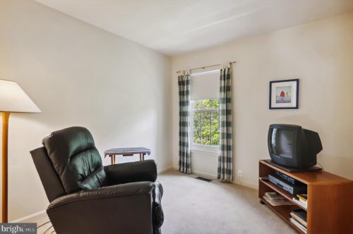 4 Casino Ct, Silver Spring MD 20906-5953 exterior