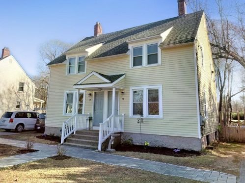 14 Bowling Ln, Westerly, RI 02808-1101