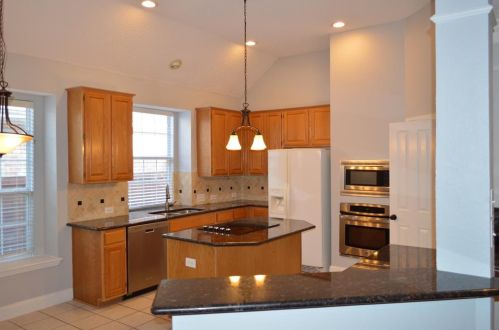 9320 Ponderosa Trl, Irving TX  75063-5049 exterior