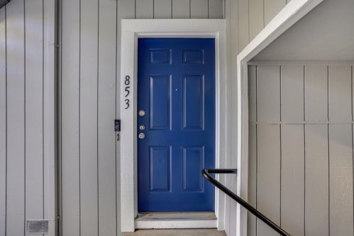 853 Cherry Creek Cir, San Jose, CA 95126-3875