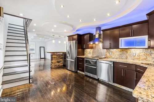 630 17th St, Philadelphia, PA 19146-1547