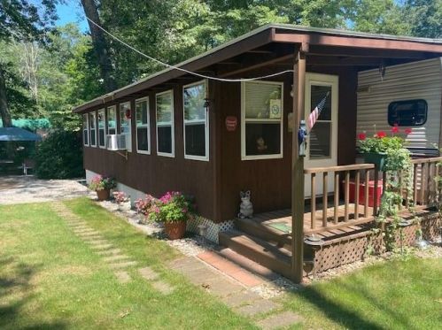 13 Newberry Ln, Richmond, RI 02832-1803