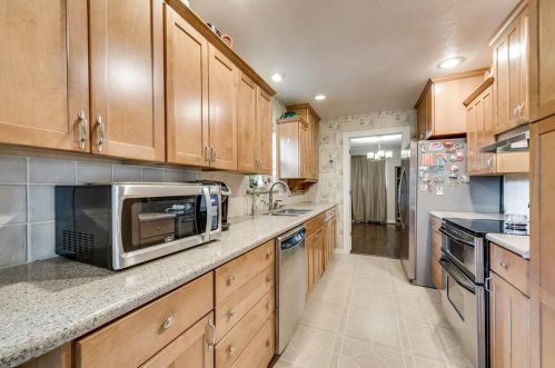 3001 Ridgedale Dr, Garland TX 75041-3326 exterior