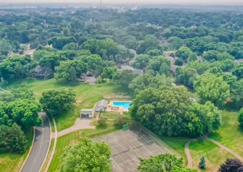 4385 Arden View Ct, Saint Paul MN  55112-1946 exterior
