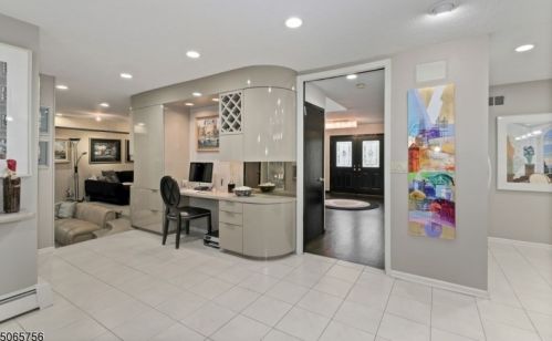19 Trowbridge Dr, Dover NJ  07869-4519 exterior