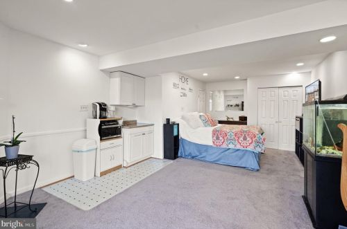 7909 Pebble Brook Ct, Springfield VA  22153-2618 exterior