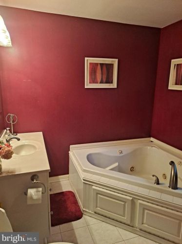 100 Chestnut Ave, Camden NJ  08107-2207 exterior