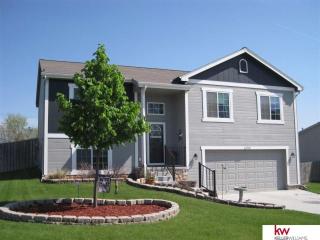 21006 Paradise Dr, Gretna, NE 68028-6965