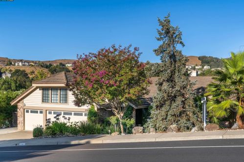 11287 Rolling Hills Dr, Pleasanton, CA 94568-3524