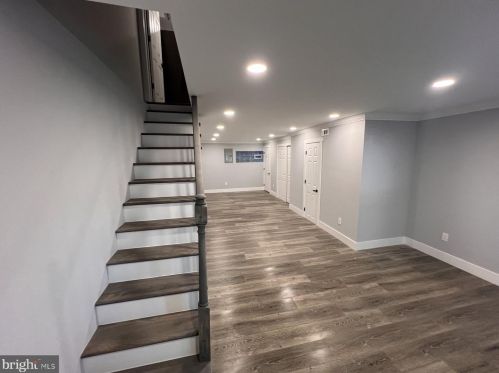 4950 19th St, Philadelphia PA  19112-0017 exterior