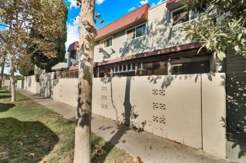 2101 Pacific Ave, Santa Ana CA  92706-2436 exterior