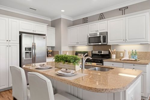 106 Coralwood, Irvine CA  92618-2248 exterior