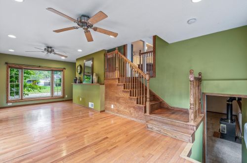 929 Duchess Ln, Saint Paul MN  55124 exterior