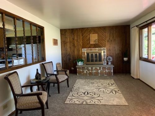 12362 Sunset Dr, Sycamore IL  60178-8121 exterior
