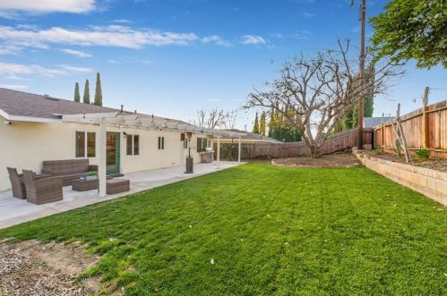 2647 Angela St, Simi Valley CA  93065-2605 exterior