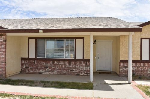 41742 156th St, Lancaster, CA 93535-7039