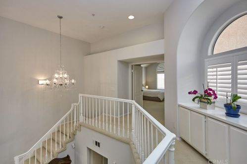 1885 Caminito De La Montana, Glendale CA  91208-3044 exterior