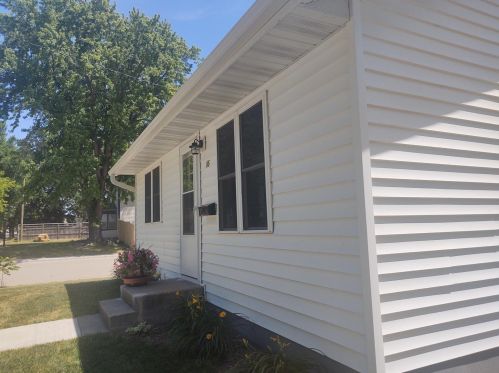 16 South St, Morris, MN 56267-1518