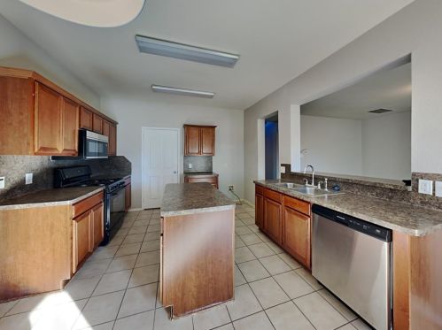 5841 Show Master Ln, Fort Worth TX  76179-2382 exterior