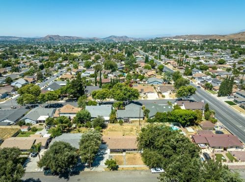 2373 Heather St, Simi Valley CA 93065-2618 exterior