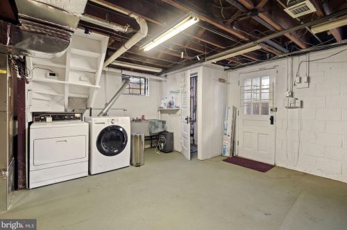 612 Pershing Dr, Silver Spring MD 20910-4341 exterior