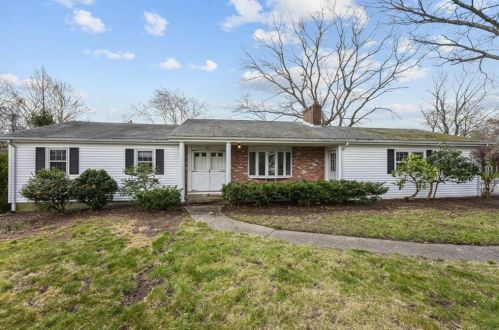 6 Laporte Ave, Lincoln, RI 02838-1010