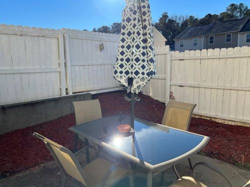 6210 Ellenwood Dr, Rex GA 30273-5028 exterior