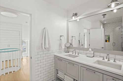 64 Cove Ave, Norwalk CT  06855-2412 exterior