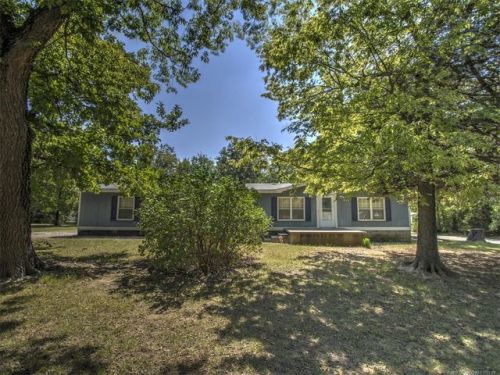 225 Owasso St, Ochelata, OK 74051-2333