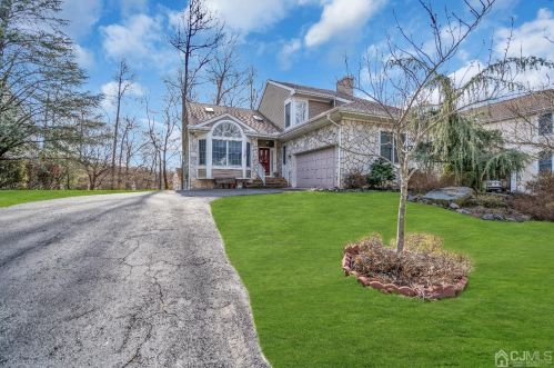 40 Lavender Dr, Princeton NJ  08540-9448 exterior