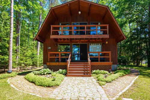 230 Pine Pt, New Durham, NH 03855-2128