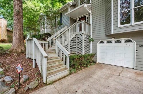 2273 Byron Ct, Marietta, GA 30064-4084