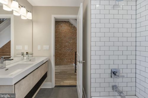 912 Ellsworth St, Philadelphia PA  19147-4621 exterior