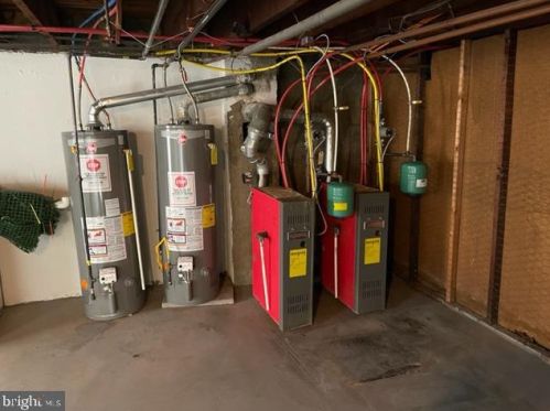 6312 10th St, Philadelphia PA 19141-3804 exterior