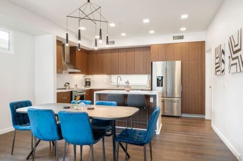 2873 B St, San Diego, CA 92102-2209