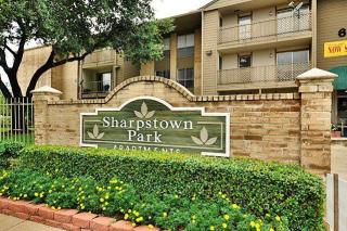 6960 Bellaire Blvd, Houston TX  77074-3500 exterior