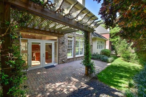 1066 Hedge Rose Ct, Atlanta GA  30324-2781 exterior